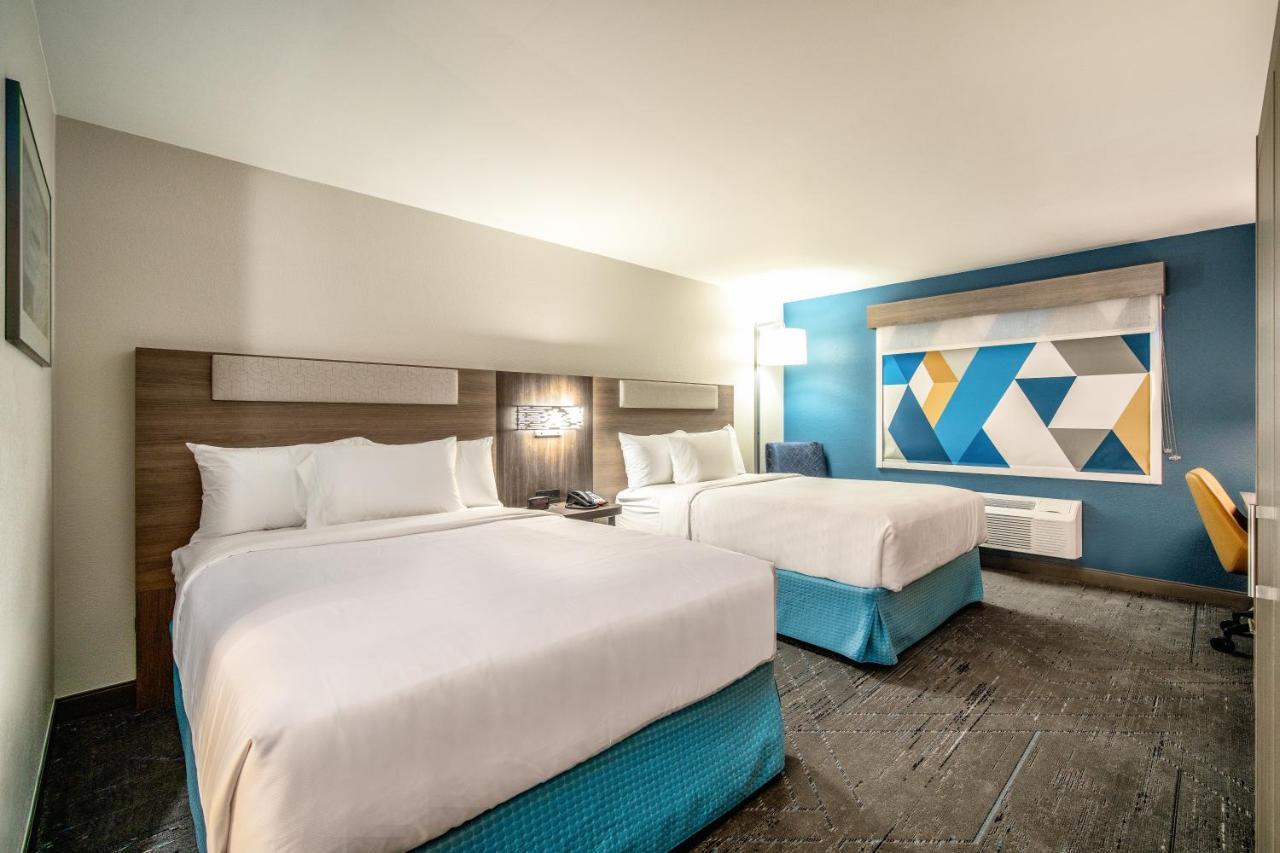 Holiday Inn Express & Suites Phoenix - Mesa West By Ihg Exterior photo