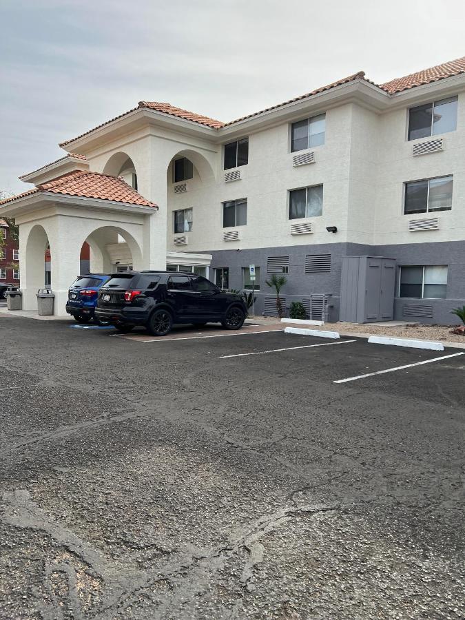 Holiday Inn Express & Suites Phoenix - Mesa West By Ihg Exterior photo