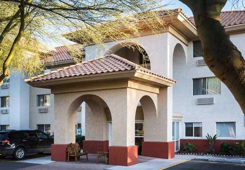 Holiday Inn Express & Suites Phoenix - Mesa West By Ihg Exterior photo