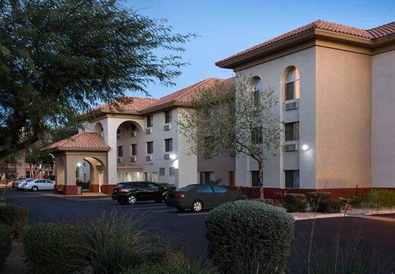 Holiday Inn Express & Suites Phoenix - Mesa West By Ihg Exterior photo